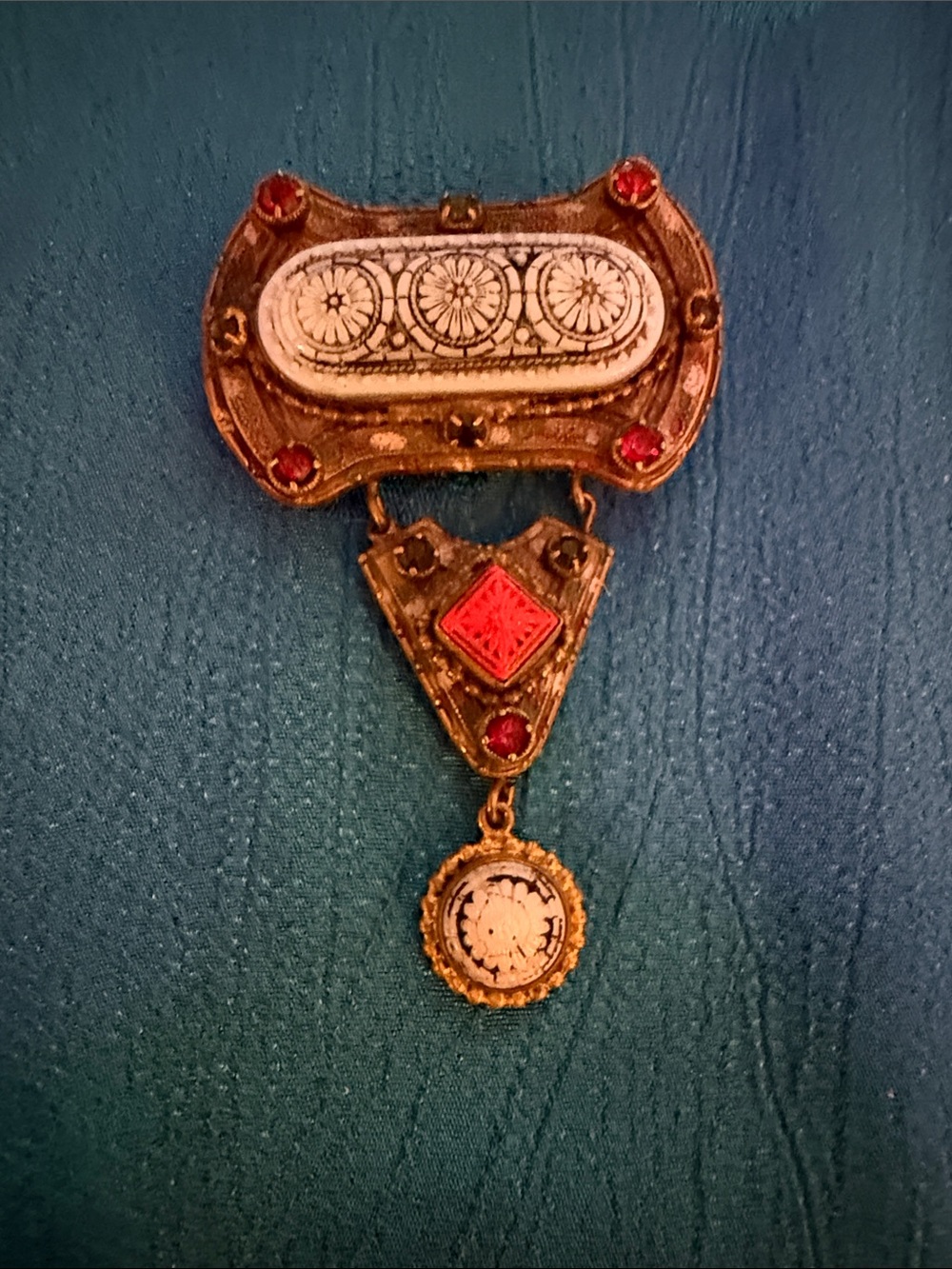 Vintage-Inspired Gold Tone Red & White Pendant Brooch